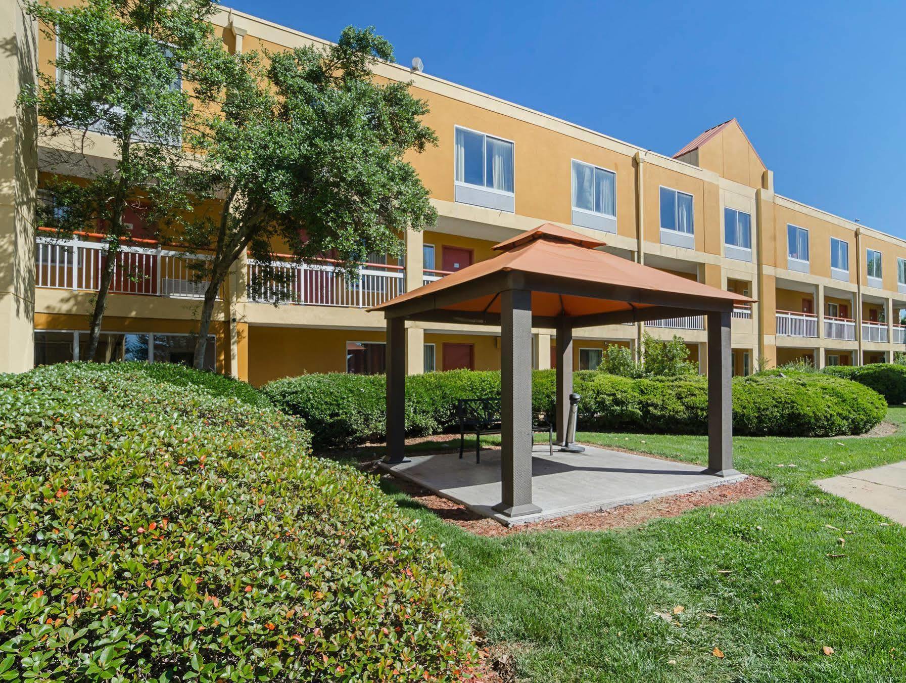 Surestay Plus Hotel By Best Western Durham Medical Center מראה חיצוני תמונה